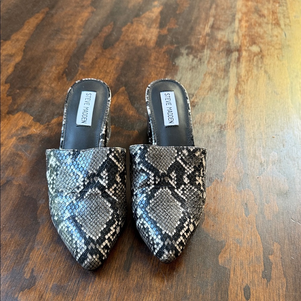 Steve Madden Black and Gray Snake Print Mules